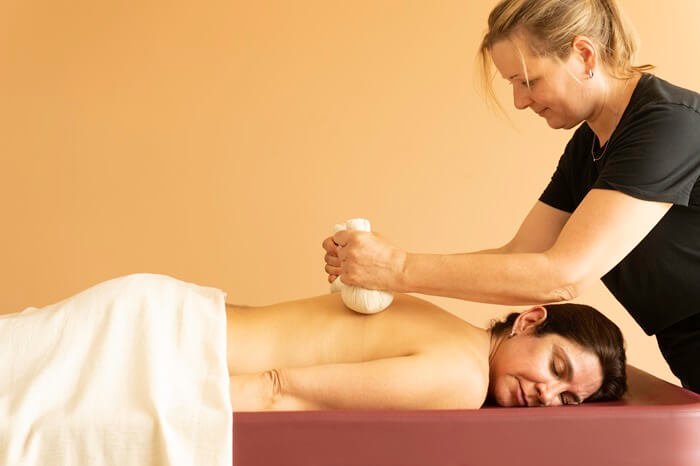 Pinda Svedana Massage